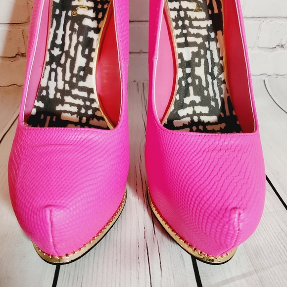 Qupid  Mady Hot pink Platform stilettos - Picture 5 of 10